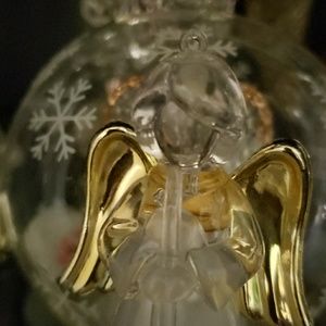 Meet your Posher, Gloria